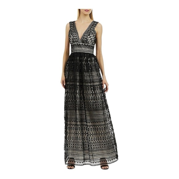 Nicole Miller New York Black V-Neck Eyelet Lace Maxi Dress Evening Gown. Size 6. - Picture 1 of 17